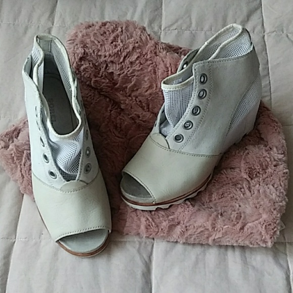 sorel joanie mesh wedge bootie